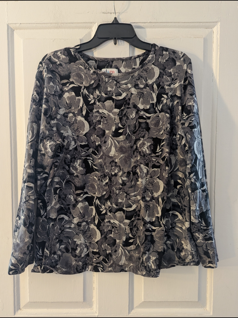 Floral Crewneck Long Sleeve Top - Black & Gray